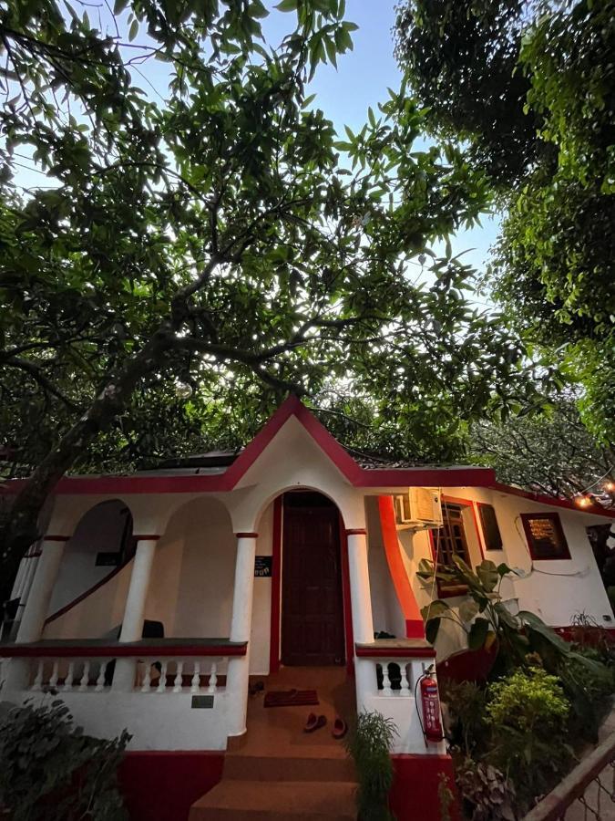 Mitra Hostel Vagator Exterior photo